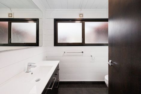 Photo of property in 5 Fernwood Place, Fitzherbert, Palmerston North, 4410