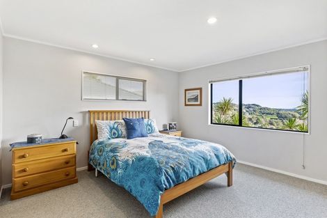 Photo of property in 77 Kakariki Grove, Waikanae, 5036