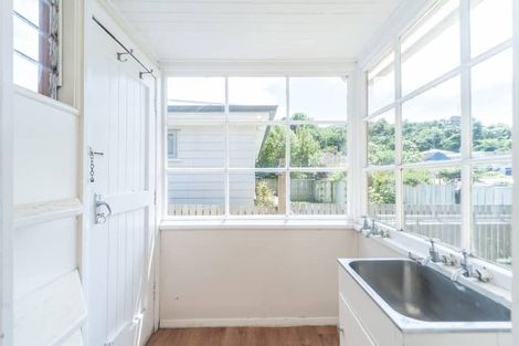 Photo of property in 34 Allington Road, Karori, Wellington, 6012