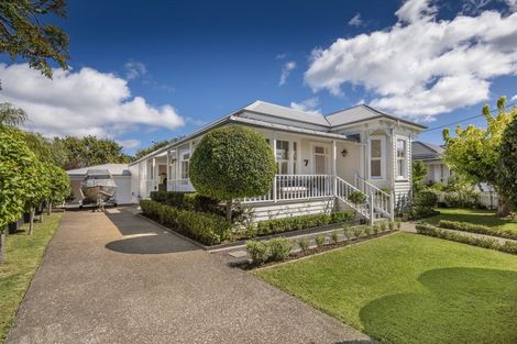 Photo of property in 7 Summer Street, Stanley Point, Auckland, 0624