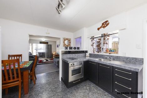 Photo of property in 16 Carow Street, Palmerston North, 4410