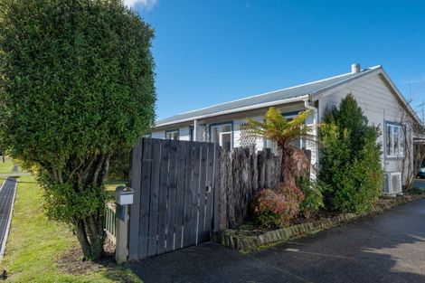 Photo of property in 8a Farnworth Avenue, Holdens Bay, Rotorua, 3010