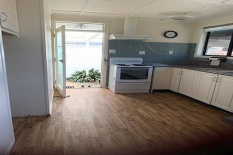 Photo of property in 20 Sullivan Avenue, Mangere Bridge, Auckland, 2022