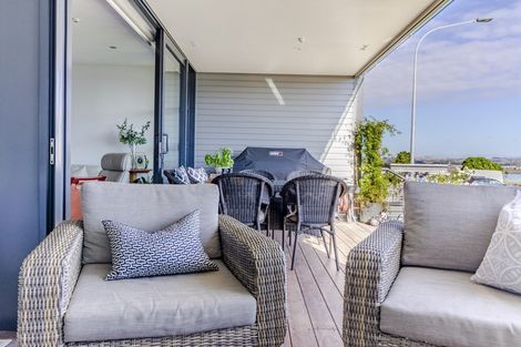 Photo of property in 203/7 Humber Street, Pandora, Napier, 4110