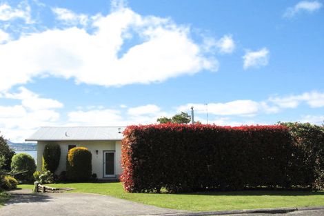 Photo of property in 5 Isobel Street, Acacia Bay, Taupo, 3330