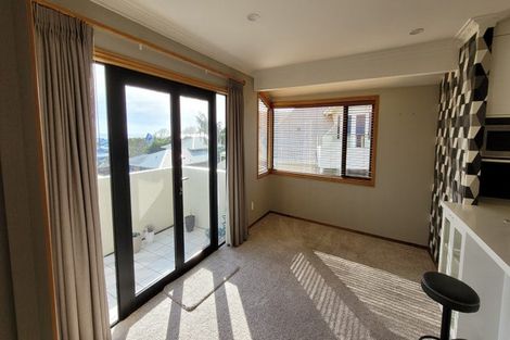 Photo of property in 85c Eliot Street, New Plymouth, 4310