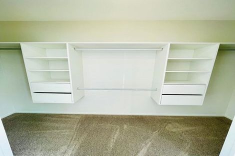 Photo of property in 28 Parahau Road, Papakura, 2110