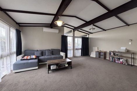 Photo of property in 23 Highfield Place, Avonhead, Christchurch, 8042