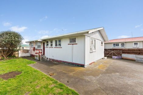 Photo of property in 7 Rogers Street, Castlecliff, Whanganui, 4501