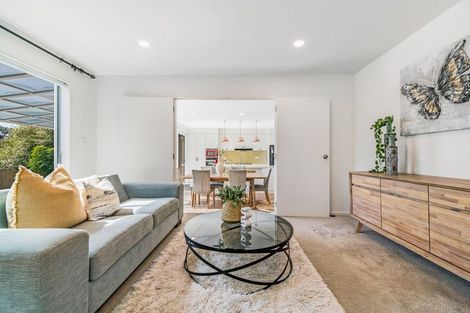 Photo of property in 11 Andara Close, Pinehill, Auckland, 0632