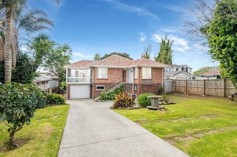 Photo of property in 32 Oakland Avenue, Papatoetoe, Auckland, 2025