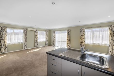 Photo of property in 35 Woodland Mews, Wainuiomata, Lower Hutt, 5014