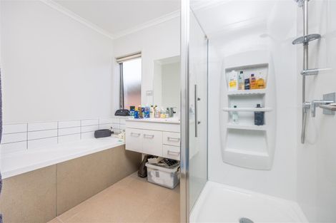 Photo of property in 83 Fields Parade, Oteha, Auckland, 0632