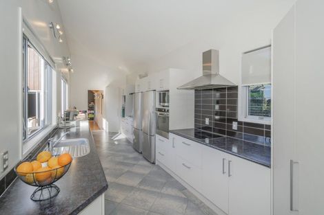 Photo of property in 17 Hahei Beach Road, Hahei, Whitianga, 3591