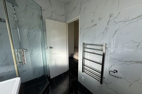 Photo of property in 575 East Coast Road, Browns Bay, Auckland, 0630