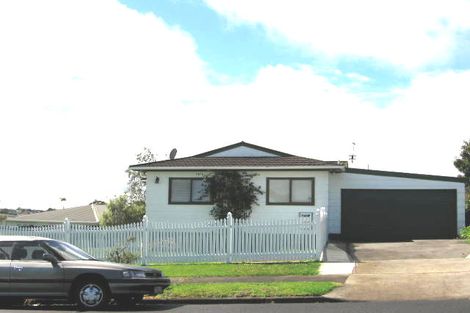 Photo of property in 15 Denver Avenue, Sunnyvale, Auckland, 0612