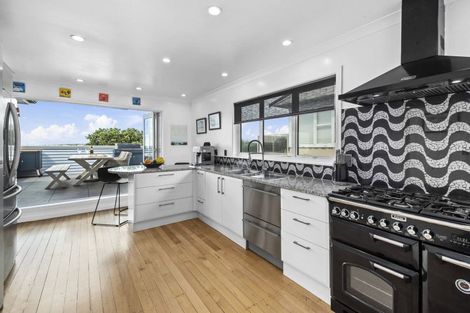 Photo of property in 2/11 Ridge Road, Waiake, Auckland, 0630