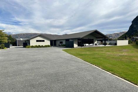 Photo of property in 5 Old Racecourse Road, Albert Town, Wanaka, 9305