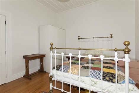 Photo of property in 17 Owens Road, Devonport, Auckland, 0624