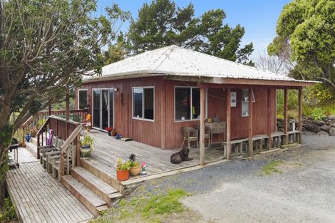 Photo of property in 250 Paroa Bay Road, Russell, 0272