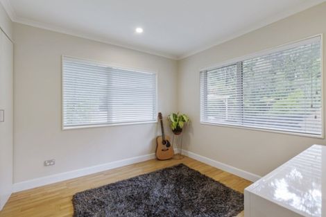 Photo of property in 82f Verbena Road, Birkdale, Auckland, 0626