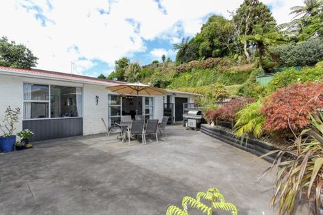 Photo of property in 2/12 Ambury Place, Merrilands, New Plymouth, 4312