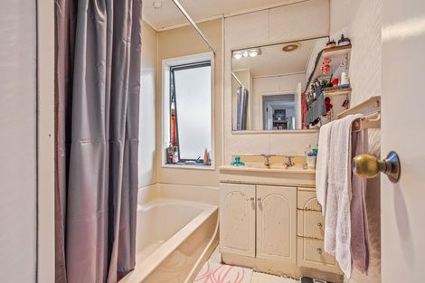 Photo of property in 101 West Harbour Drive, West Harbour, Auckland, 0618