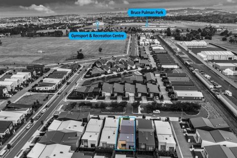 Photo of property in 6 Gallantry Crescent, Papakura, 2110