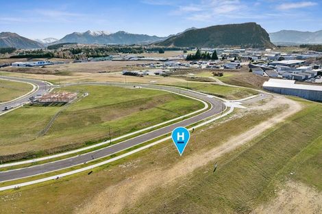 Photo of property in 10 Simpson Crescent, Wanaka, 9305