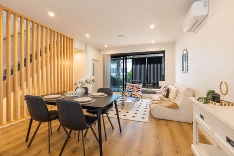 Photo of property in 2/16 Williamson Avenue, Belmont, Auckland, 0622