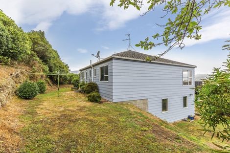 Photo of property in 1 Chequers Way, Crofton Downs, Wellington, 6035