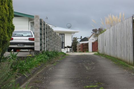 Photo of property in 53 Hillcrest Drive, Kelvin Grove, Palmerston North, 4414