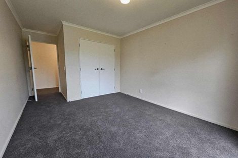 Photo of property in 37 Mcewen Crescent, Riverstone Terraces, Upper Hutt, 5018