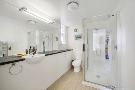 Photo of property in 22 Ranui Crescent, Khandallah, Wellington, 6035