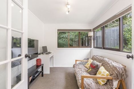 Photo of property in 102 Park Hill Road, Birkenhead, Auckland, 0626