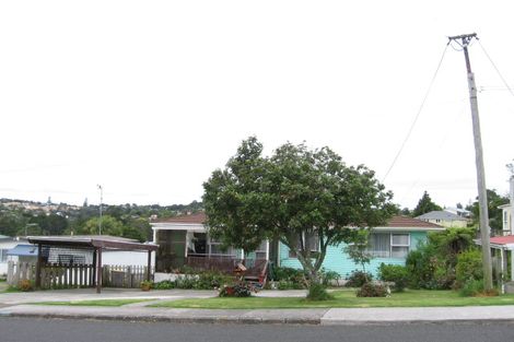 Photo of property in 13 Fordham Street, Beach Haven, Auckland, 0626