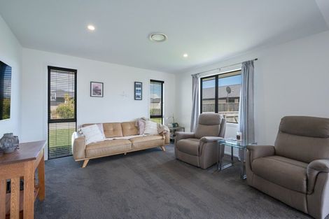 Photo of property in 8 Huntaway Close, Stoke, Nelson, 7011