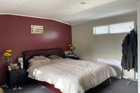 Photo of property in 1/4 Avalon Place, Glenfield, Auckland, 0629