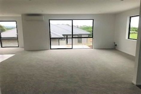 Photo of property in 13 Anglers Way, Omokoroa, 3114