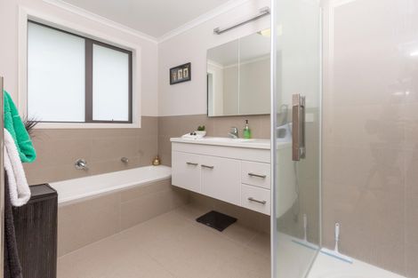 Photo of property in 24 Tokerau Crescent, Pukekohe, 2120