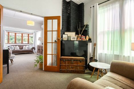 Photo of property in 25 Totara Street, Eastbourne, Lower Hutt, 5013