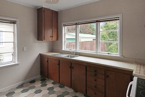 Photo of property in 28 Marina Grove, Hutt Central, Lower Hutt, 5010