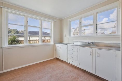 Photo of property in 30 Hooker Avenue, Bryndwr, Christchurch, 8053