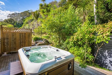Photo of property in 79 De Luen Avenue, Tindalls Beach, Whangaparaoa, 0930