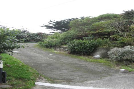 Photo of property in 14 Glanmire Road, Newlands, Wellington, 6037