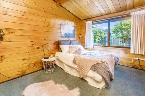 Photo of property in 8 Roband Crescent, Brown Owl, Upper Hutt, 5018