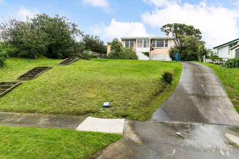 Photo of property in 43 Hiwi Crescent, Titahi Bay, Porirua, 5022