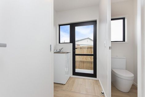 Photo of property in 2 Saffron Street, Birkdale, Auckland, 0626