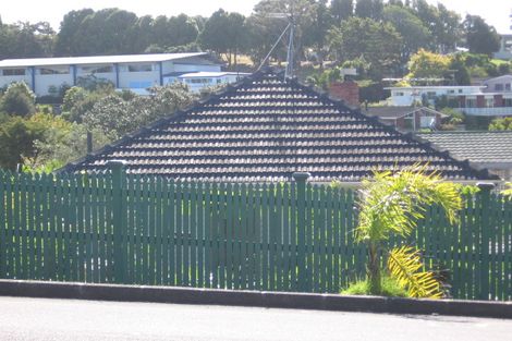 Photo of property in 2/442 Beach Road, Murrays Bay, Auckland, 0630