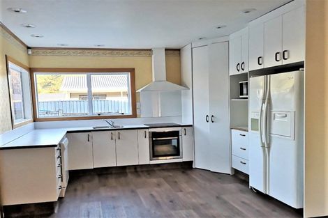 Photo of property in 1118 Fergusson Drive, Clouston Park, Upper Hutt, 5018